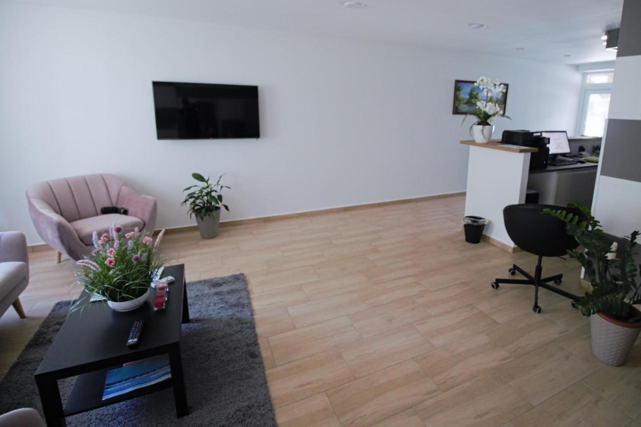 Szitakoeto Panzio Hotel Tiszafüred Buitenkant foto