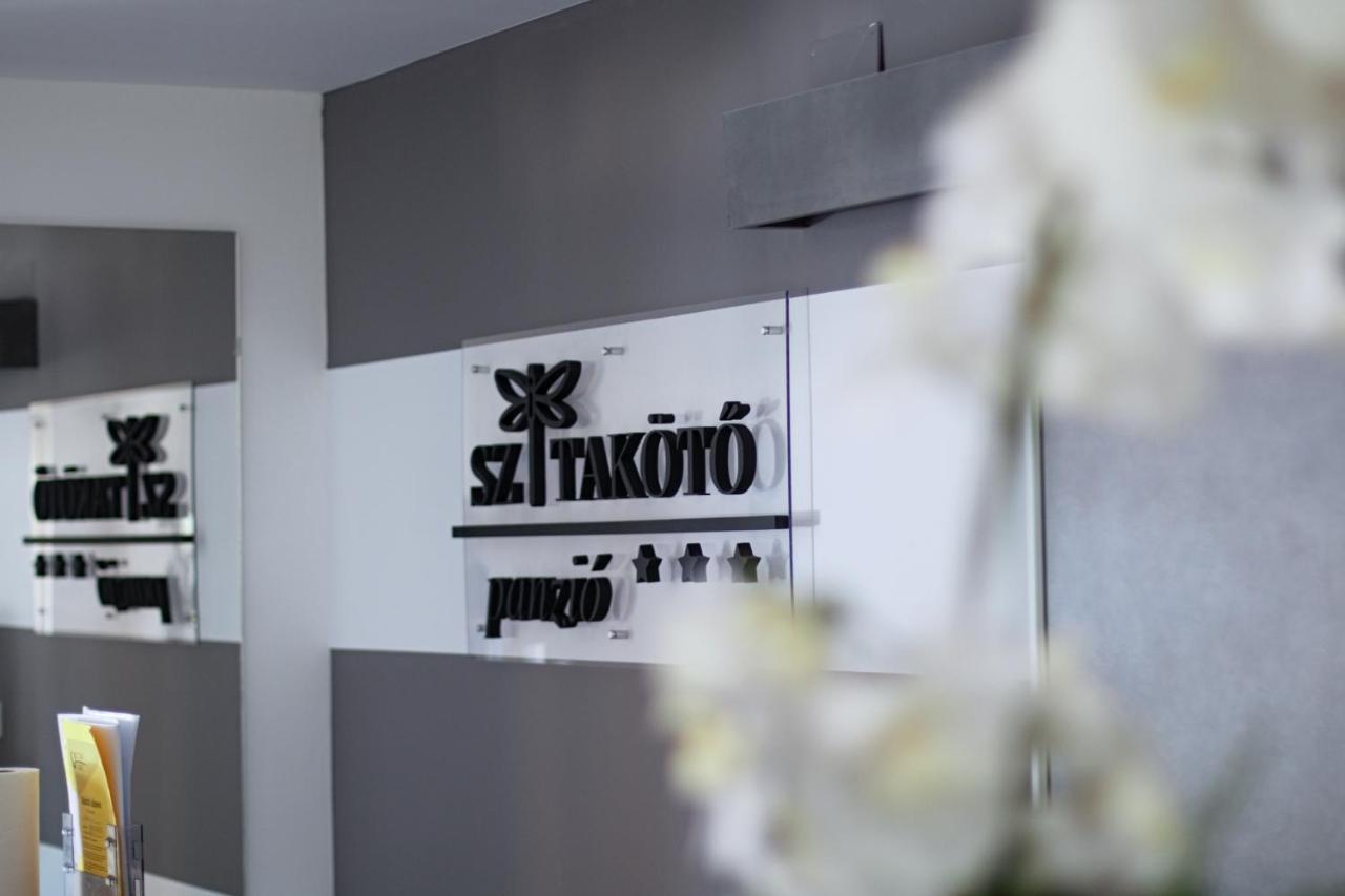 Szitakoeto Panzio Hotel Tiszafüred Buitenkant foto
