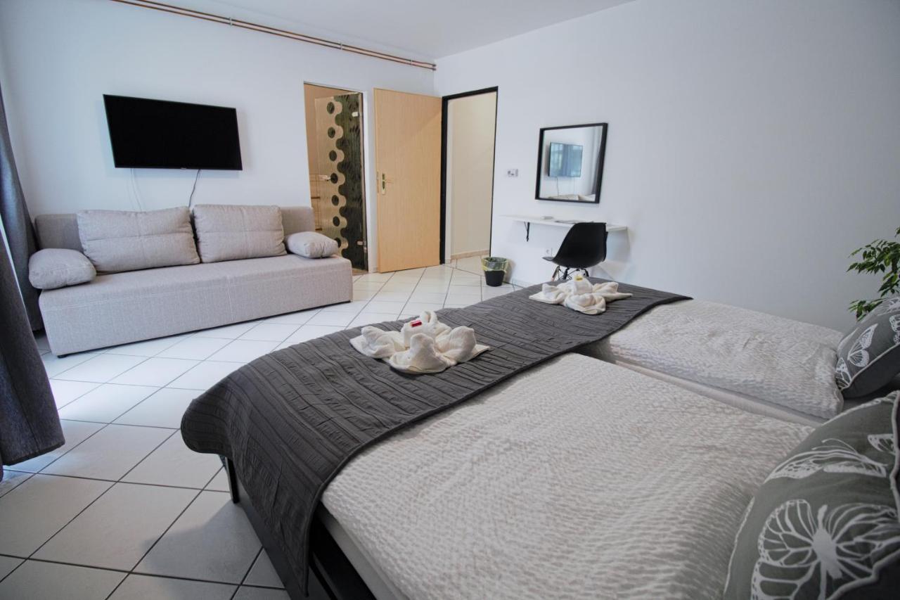 Szitakoeto Panzio Hotel Tiszafüred Buitenkant foto