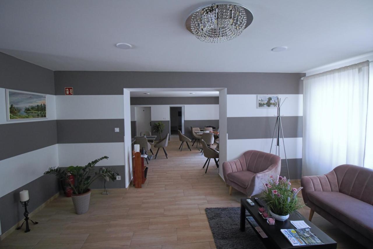 Szitakoeto Panzio Hotel Tiszafüred Buitenkant foto