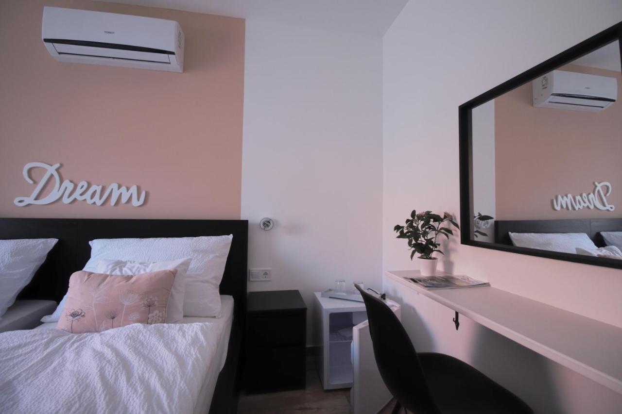 Szitakoeto Panzio Hotel Tiszafüred Buitenkant foto