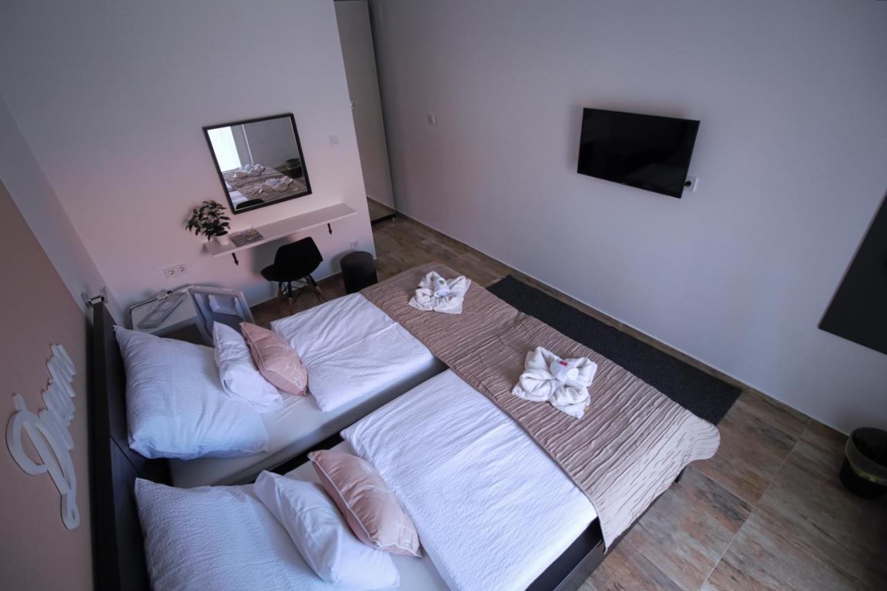 Szitakoeto Panzio Hotel Tiszafüred Buitenkant foto